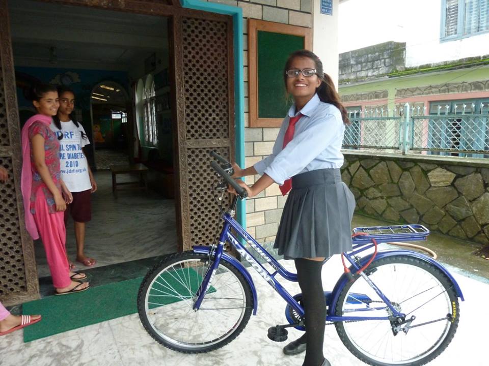 Narayani und ihr neues Fahrrad!